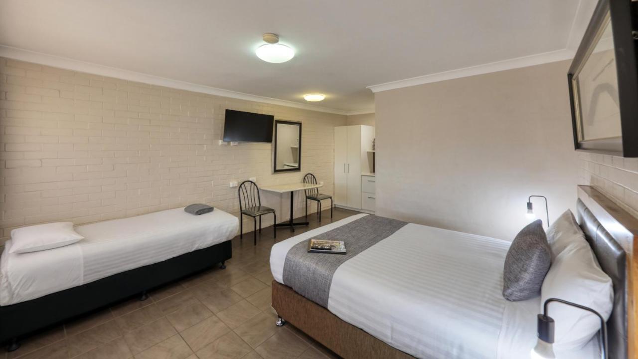 Country Leisure Motor Inn Dubbo Exterior photo