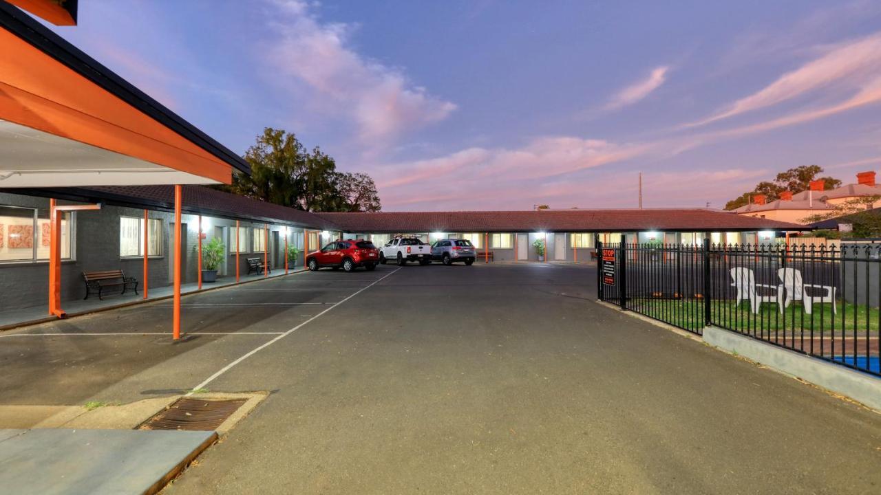 Country Leisure Motor Inn Dubbo Exterior photo